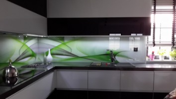 Uv nyomtatással készült konyha hátfal üveg